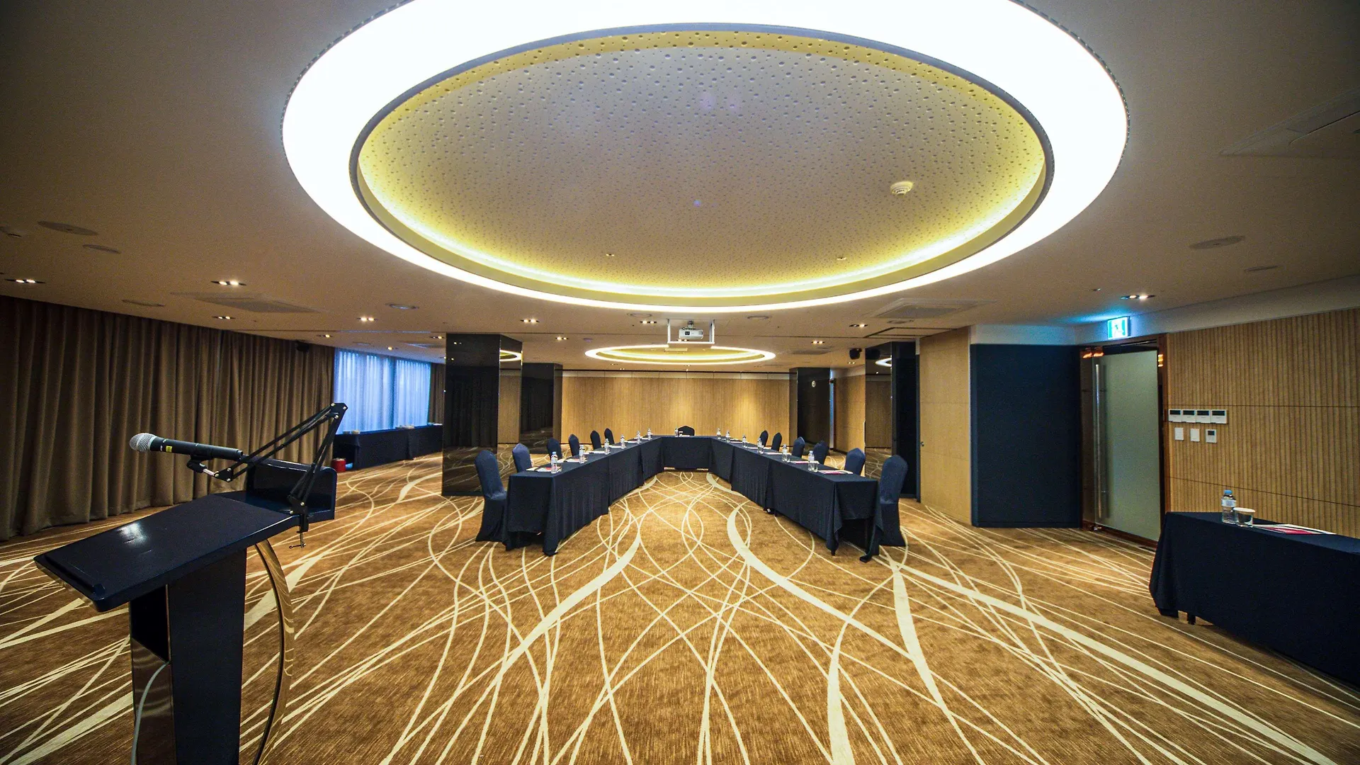Ramada Encore By Wyndham Busan Station 4*,
